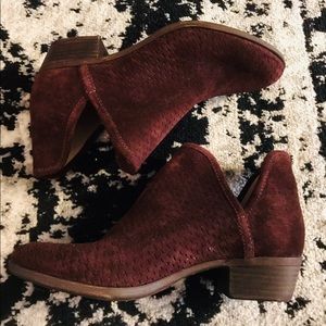 Lucky Brand perforated booties